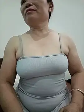 Snapshot of -Lytina- chatting on July 2026 11:08:01 AM -Lytina- online show from July 2026 11:08:01 AM