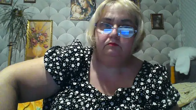 MarinaFarina53 online show from June 2026 07:35:02 PM