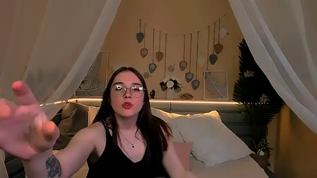 Snapshot of Maya_Winters chatting on May 2026 10:45:02 AM Maya Winters online show from May 2026 10:45:02 AM