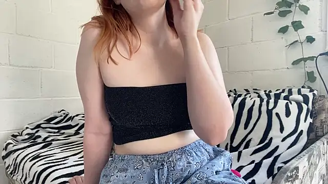 Snapshot of Amber__Fox chatting on June 2026 01:08:02 PM Amber Fox online show from June 2026 01:08:02 PM