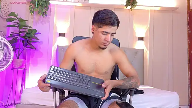 criss hardcock  online show from May 2026 03:29:01 PM