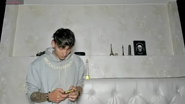 Snapshot of ESTEFAN_HILLS chatting on June 2026 10:34:01 PM ESTEFAN HILLS online show from June 2026 10:34:01 PM