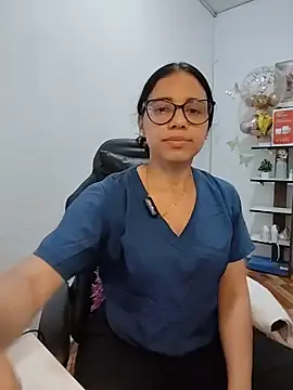 alanahot94 online show from June 2026 01:00:01 AM