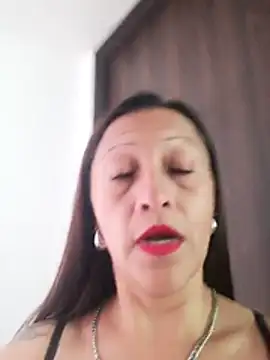 Snapshot of Vely_ chatting on June 2026 08:44:01 PM Vely online show from June 2026 08:44:01 PM