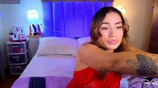Victoria Hils online show from June 2026 05:02:02 PM