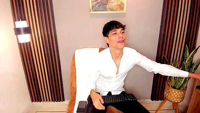 Snapshot of jacob_colliins chatting on July 2026 05:59:02 PM jacob colliins online show from July 2026 05:59:02 PM