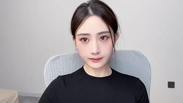  222Mia online show from June 2026 05:05:02 AM