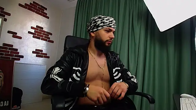 OscarWillss online show from May 2026 05:24:01 AM