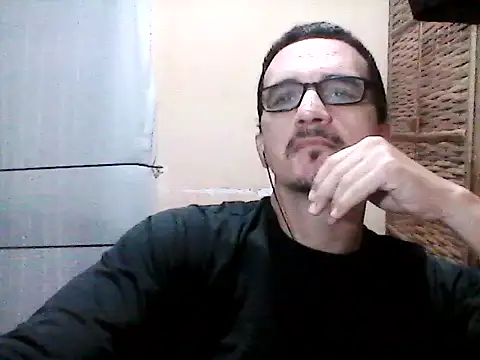 DouglasBr22 online show from May 2026 03:33:02 AM