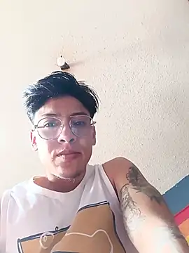 Snapshot of AlexxEngine chatting on June 2026 05:03:02 PM AlexxEngine online show from June 2026 05:03:02 PM