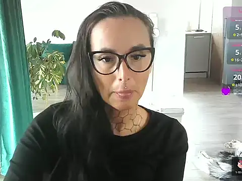 Snapshot of tattooedKika chatting on May 2026 07:25:01 AM tattooedKika online show from May 2026 07:25:01 AM