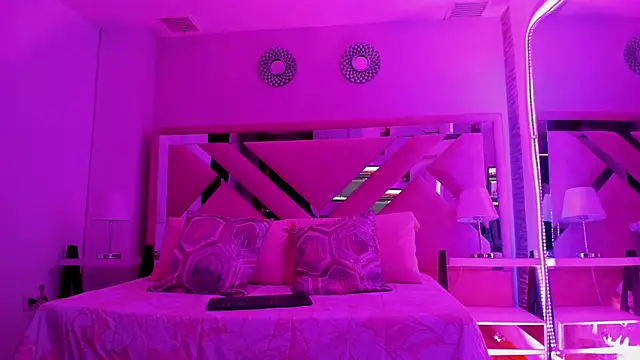 Samanta Vanegas online show from June 2026 04:13:02 AM