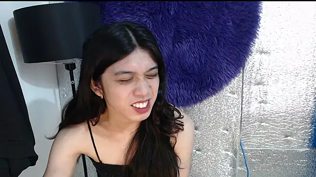 Snapshot of RoseAmarie chatting on May 2026 04:46:01 PM RoseAmarie online show from May 2026 04:46:01 PM