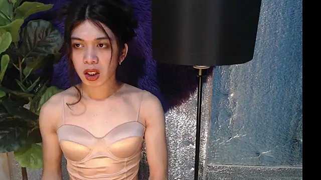 Snapshot of RoseAmarie chatting on May 2026 05:25:02 AM RoseAmarie online show from May 2026 05:25:02 AM