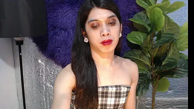 Snapshot of RoseAmarie chatting on May 2026 12:24:01 PM RoseAmarie online show from May 2026 12:24:01 PM