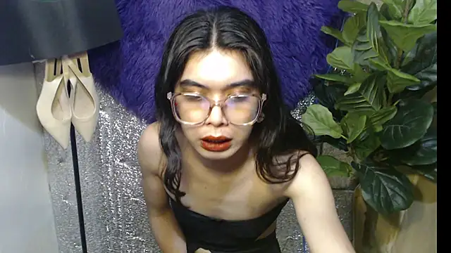 Snapshot of RoseAmarie chatting on June 2026 06:58:02 AM RoseAmarie online show from June 2026 06:58:02 AM