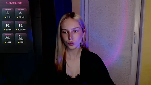Snapshot of MichelleVelour chatting on May 2026 05:54:01 PM MichelleVelour online show from May 2026 05:54:01 PM