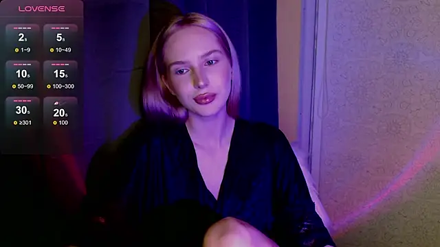 Snapshot of MichelleVelour chatting on May 2026 05:30:02 PM MichelleVelour online show from May 2026 05:30:02 PM