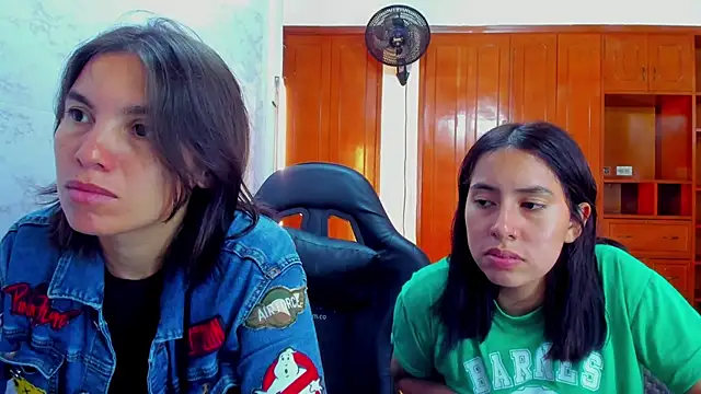 Snapshot of Soffy_and_Emily chatting on June 2026 12:40:02 PM Soffy and Emily online show from June 2026 12:40:02 PM