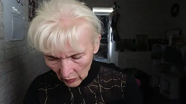 Snapshot of Nia_Natur chatting on June 2026 11:01:01 AM Nia Natur online show from June 2026 11:01:01 AM