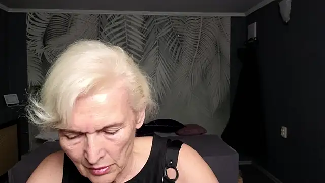 Snapshot of Nia_Natur chatting on June 2026 06:11:02 AM Nia Natur online show from June 2026 06:11:02 AM