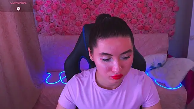 Lola Leeee online show from May 2026 12:57:02 PM