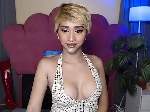 Snapshot of kylie_marie chatting on May 2026 06:03:01 PM kylie marie online show from May 2026 06:03:01 PM