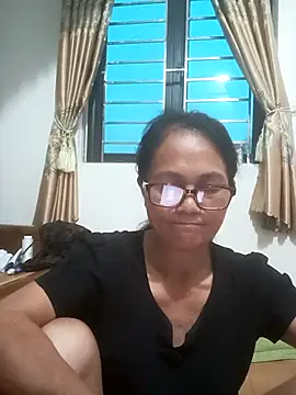 Vieekee online show from June 2026 10:25:01 PM