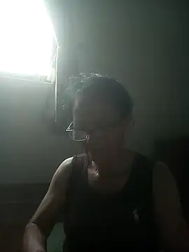 Snapshot of Vieekee chatting on June 2026 10:15:01 AM Vieekee online show from June 2026 10:15:01 AM