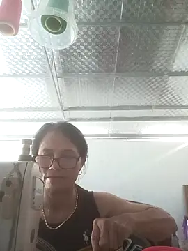 Snapshot of Vieekee chatting on July 2026 01:33:01 AM Vieekee online show from July 2026 01:33:01 AM