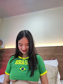 Snapshot of thamiina__ chatting on June 2026 12:05:02 PM thamiina online show from June 2026 12:05:02 PM