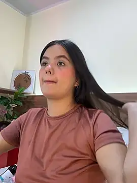 Snapshot of thamiina__ chatting on June 2026 11:53:01 AM thamiina online show from June 2026 11:53:01 AM