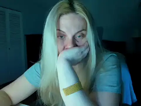 Snapshot of Laviora chatting on May 2026 03:48:01 AM Laviora online show from May 2026 03:48:01 AM