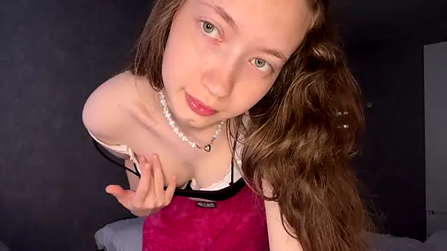 Snapshot of Emily_Mur_ chatting on June 2026 05:06:02 AM Emily Mur online show from June 2026 05:06:02 AM