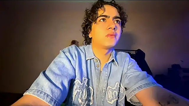 Snapshot of _ELIGOS_ chatting on May 2026 06:42:02 PM ELIGOS online show from May 2026 06:42:02 PM