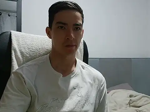 Snapshot of Dan_Hottie chatting on June 2026 07:53:01 PM Dan Hottie online show from June 2026 07:53:01 PM