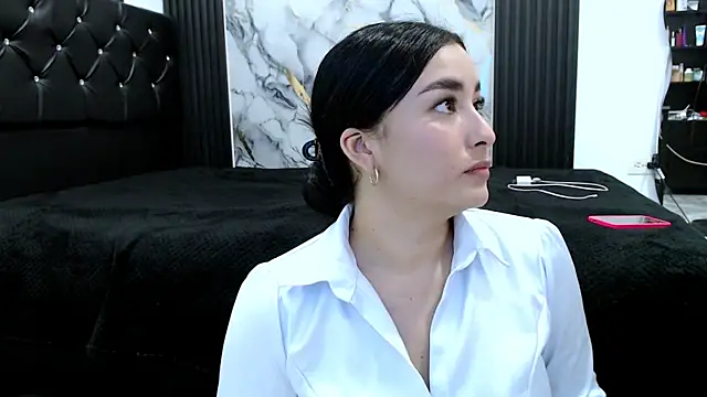 MiaReinig09 online show from June 2026 07:27:02 PM