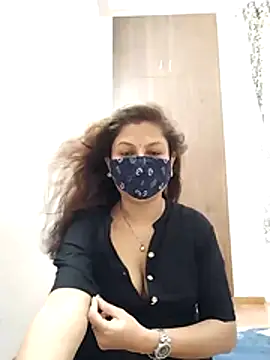 hot kiran2000 online show from June 2026 01:11:01 PM