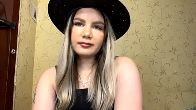 FatimaColomy online show from May 2026 03:08:02 PM