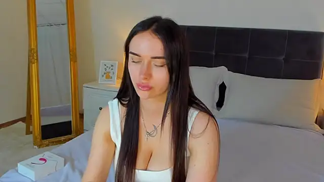 KellyWhites online show from June 2026 05:28:02 AM