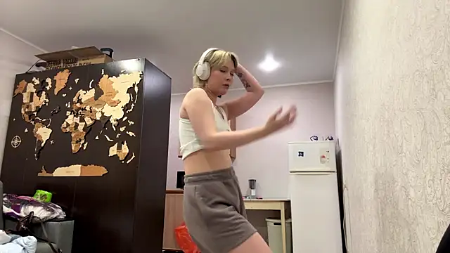 CuteLilit online show from June 2026 06:33:02 PM
