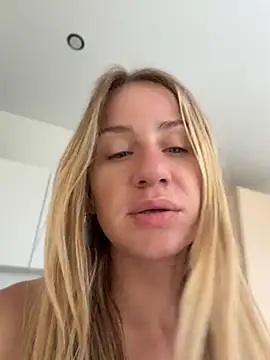 Snapshot of AnnaMist_ chatting on June 2026 05:13:02 AM AnnaMist online show from June 2026 05:13:02 AM