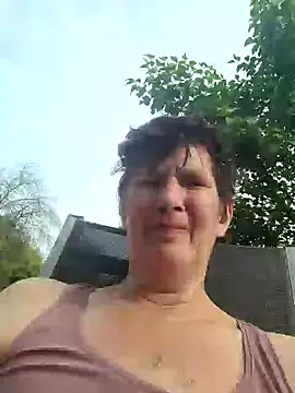 Snapshot of freche52f chatting on May 2026 03:52:02 PM freche52f online show from May 2026 03:52:02 PM