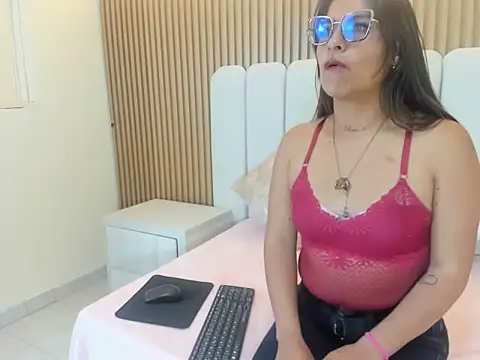Irina Aura online show from May 2026 04:19:02 AM