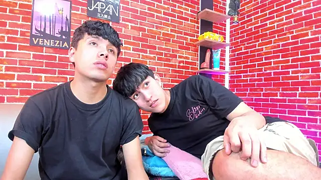 Snapshot of Hoot_boyss_ chatting on June 2026 08:30:02 PM Hoot boyss online show from June 2026 08:30:02 PM