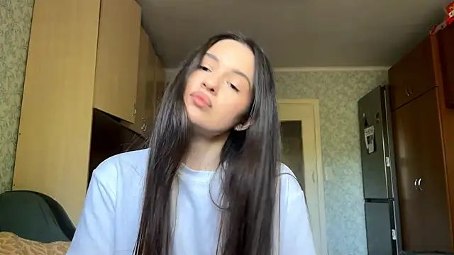 CarolineRu online show from May 2026 11:17:01 AM