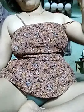 Snapshot of Nelly_x chatting on June 2026 01:09:02 PM Nelly x online show from June 2026 01:09:02 PM