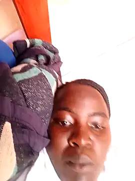 Snapshot of creamyy_pussie chatting on May 2026 01:08:01 PM creamyy pussie online show from May 2026 01:08:01 PM
