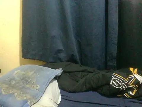 Snapshot of naughty-slender chatting on June 2026 04:20:01 PM naughty-slender online show from June 2026 04:20:01 PM