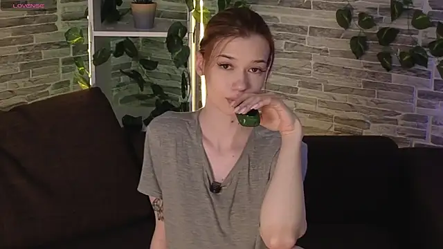 OliviaFoxsis online show from May 2026 06:43:02 AM